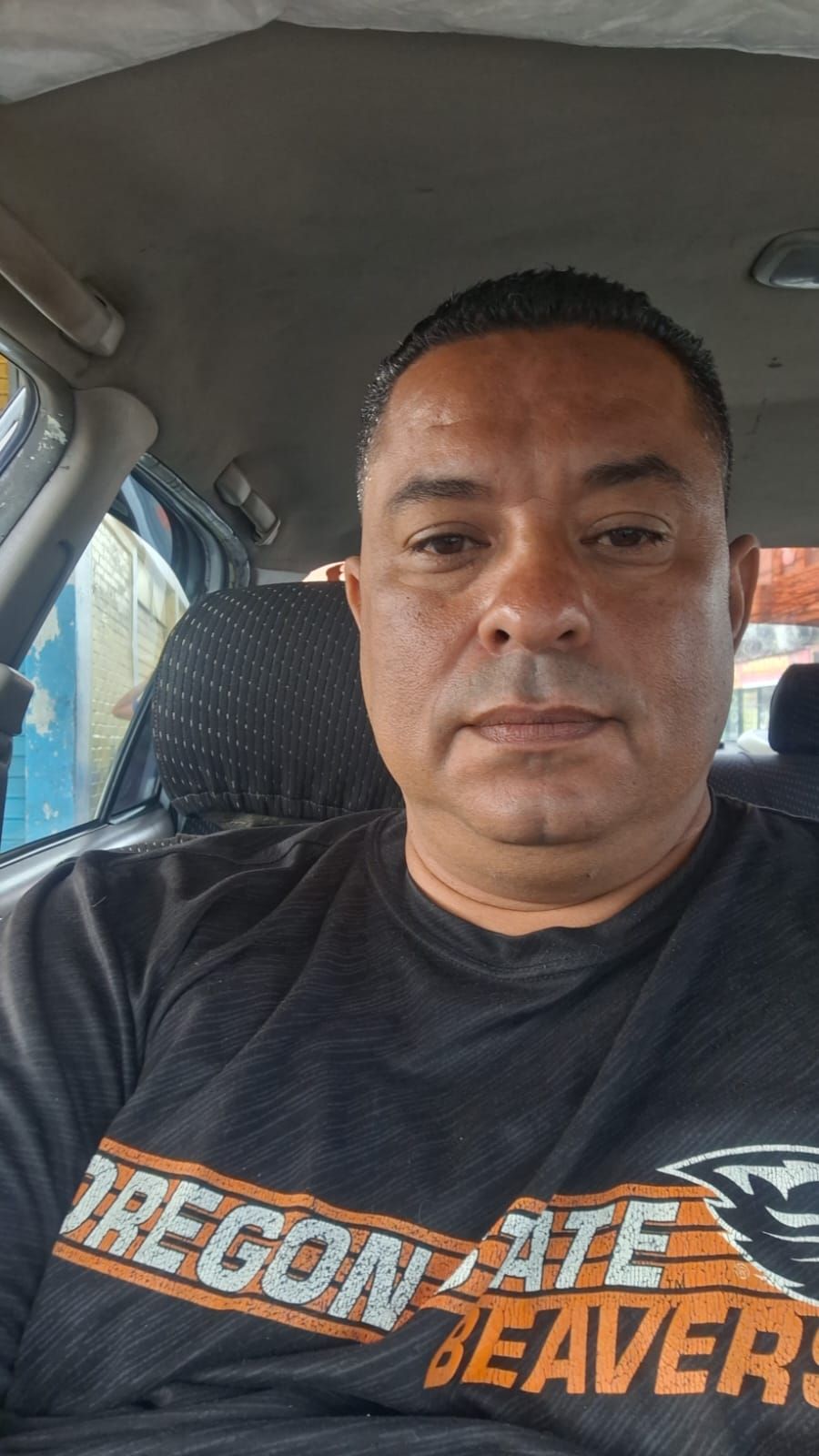 <strong>Carlos R. </strong>